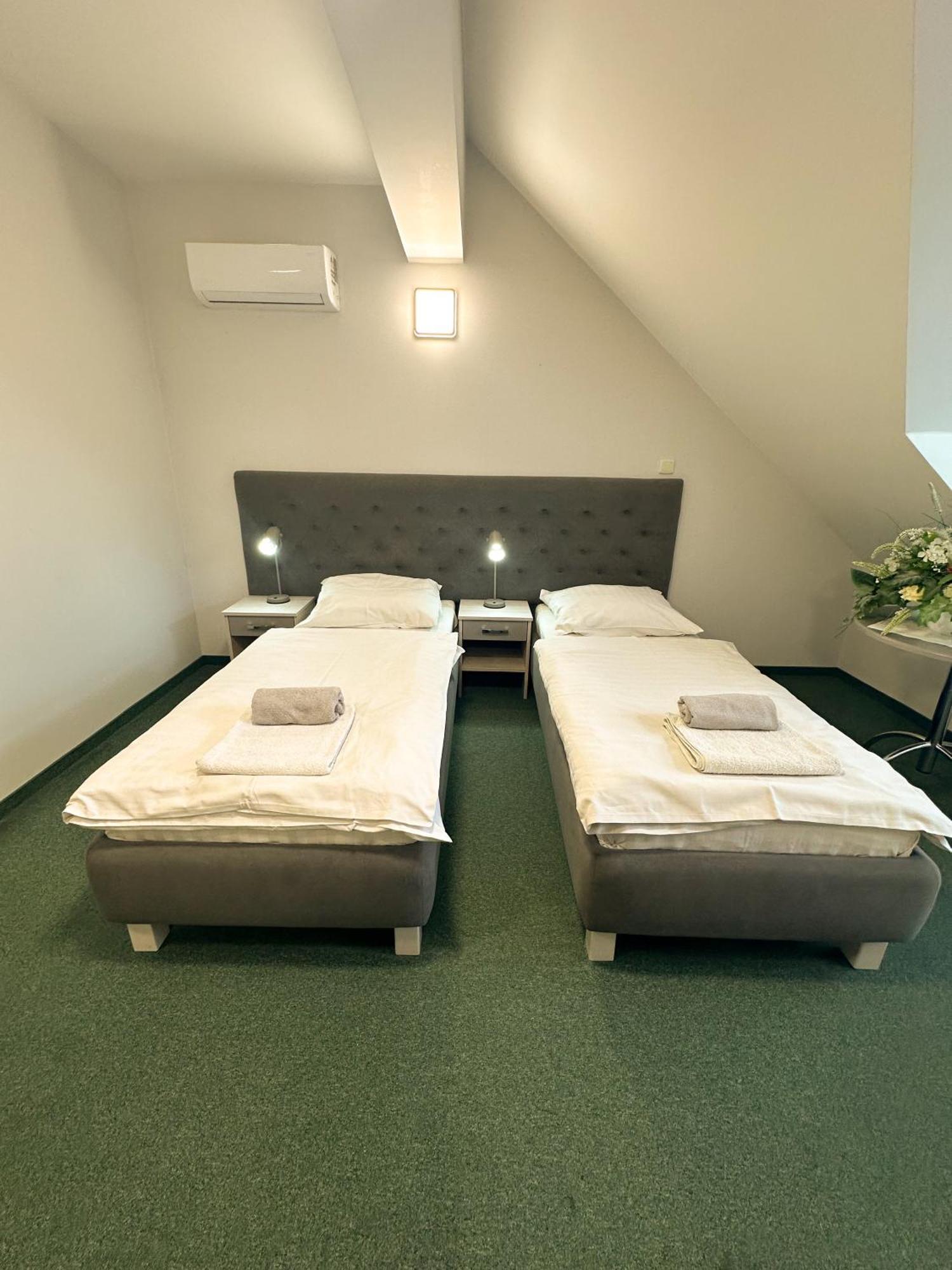 Hotel Arkadia Klecza Gorna ภายนอก รูปภาพ