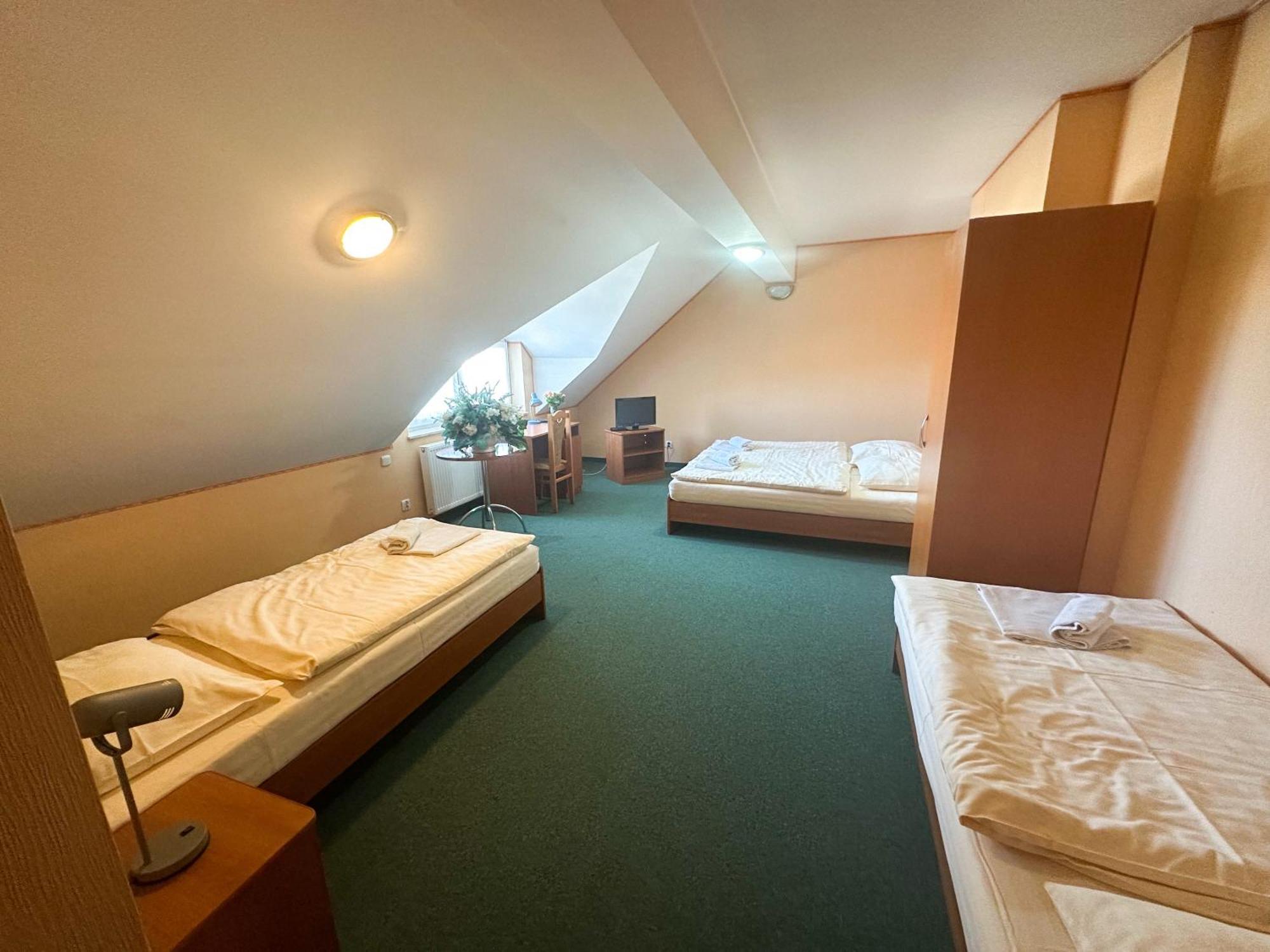 Hotel Arkadia Klecza Gorna ภายนอก รูปภาพ